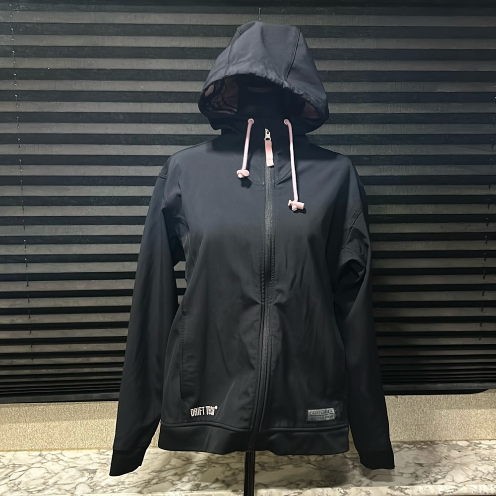 Drift Creek‎ Outdoors Women’s Black w Pink Camo Accents Soft Shell Jacket Medium